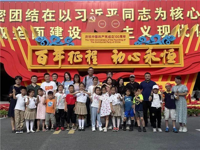 河南张家，九世同居，九百口人一起吃饭，过日子全靠“忍”