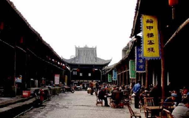 赛罕区公安分局破获一起砸汽车玻璃盗窃案 抓获犯罪嫌疑人1名